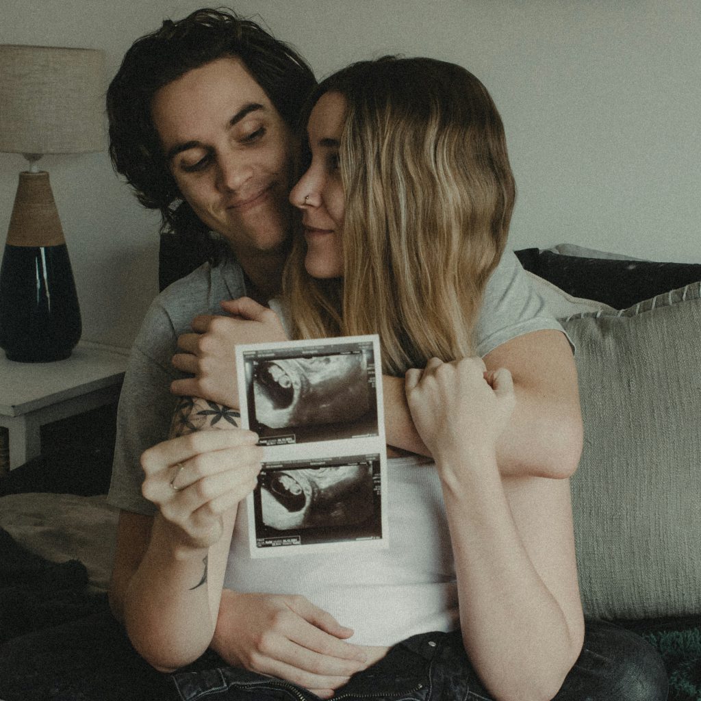 Pregnancy announcement picture